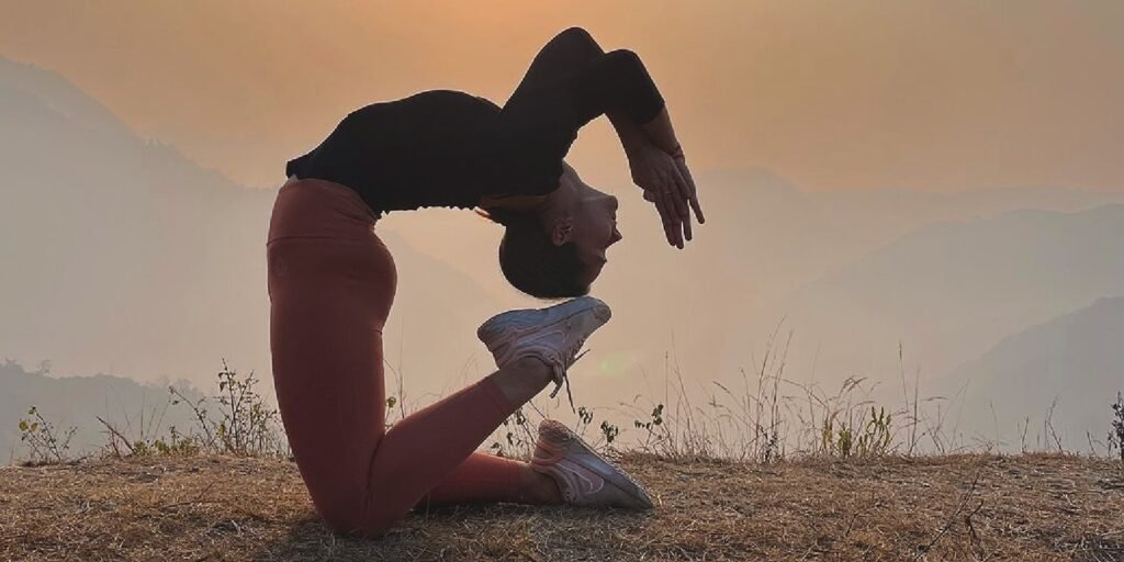 Yoga Gate Pose Benefits, Sequence, And Variations – Parighasana