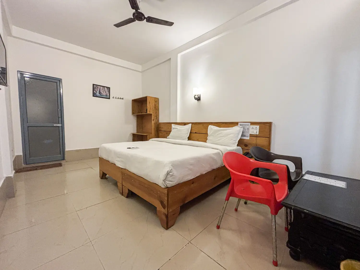 Twin-shared room with Himalayan view included in the 7-day retreat